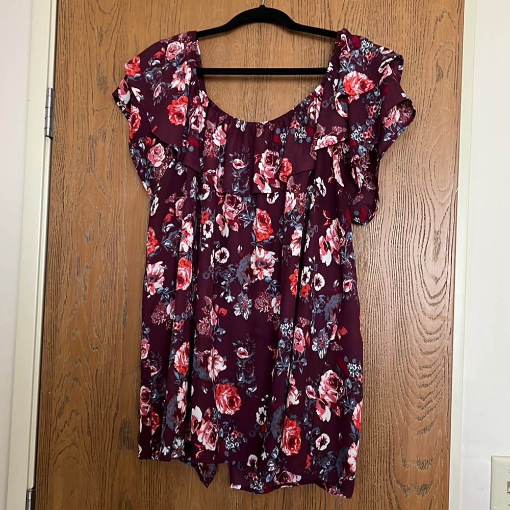 Xhilaration Ruffle Sleeve Floral Short Sleeve Blouse